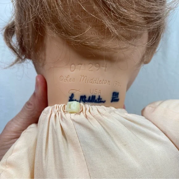 Lee Middleton Dolls Signed Vintage 1994 Blue White Hat Accessories - Picture 12 of 15